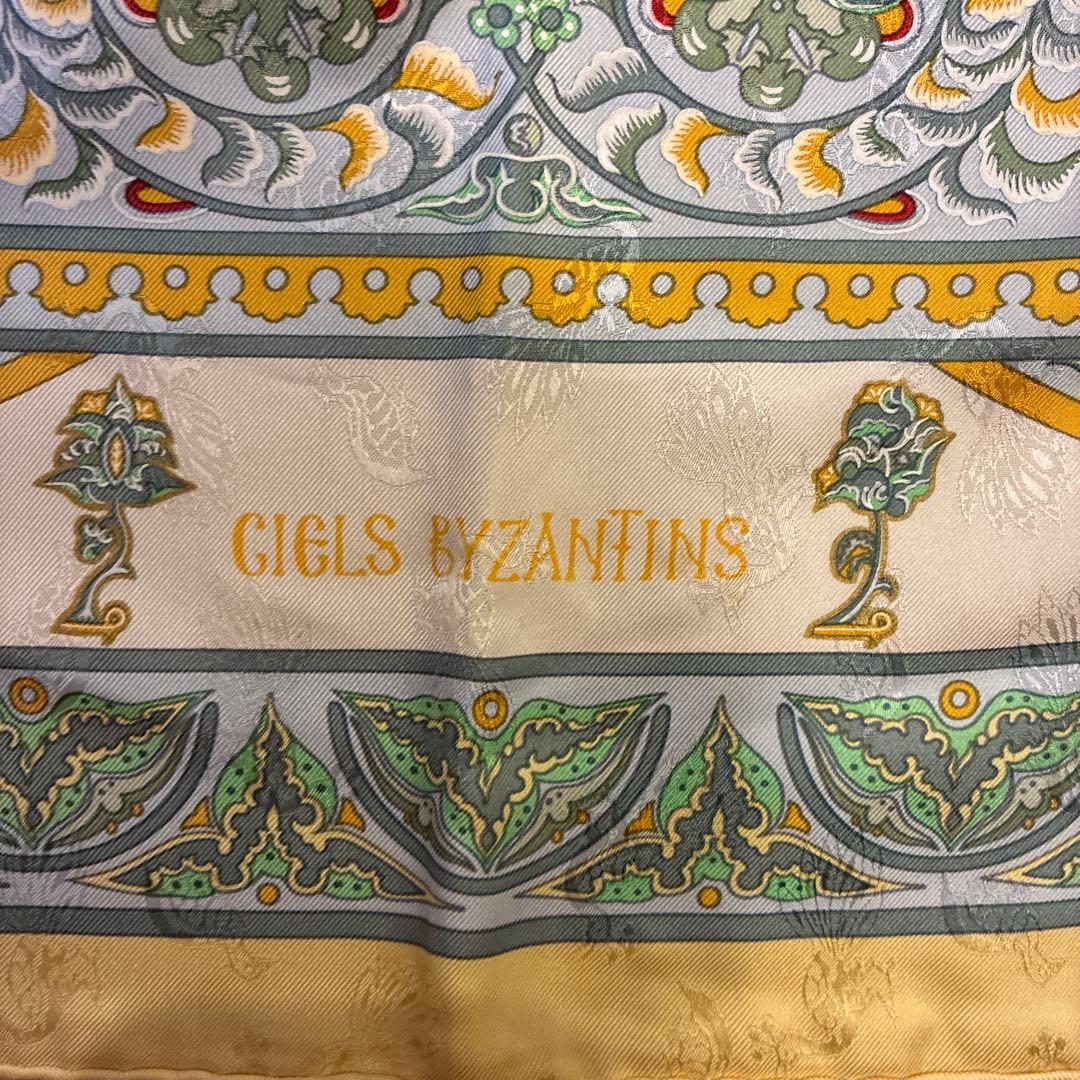 HERMES 装飾的なパターン カレ90 スカーフ