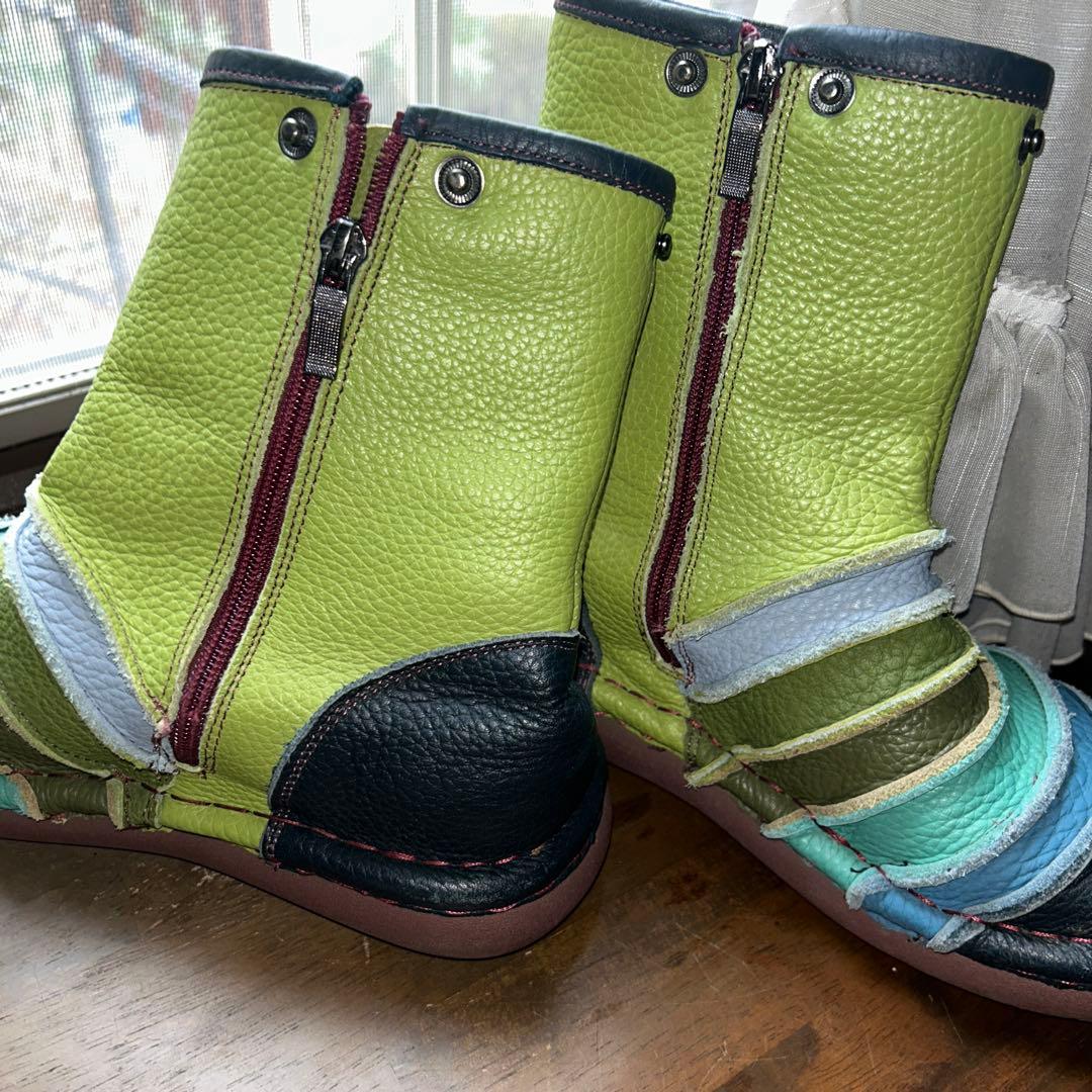 エスタシオンブーツ革のアップリッケ　グリーンとマルチカラー　Ｍ