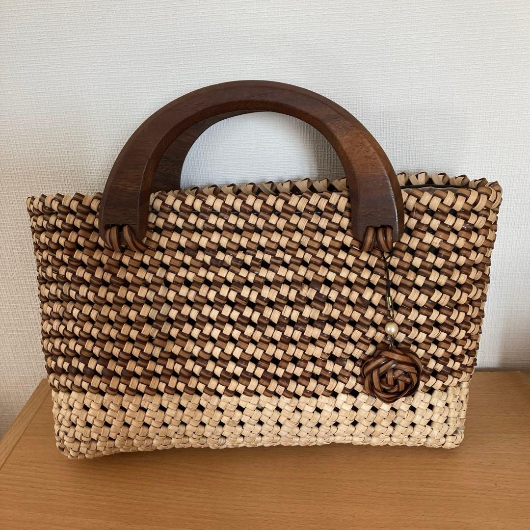 天然素材のかごバッグ（ブラウン・ベージュ）石畳編み　ノット編み