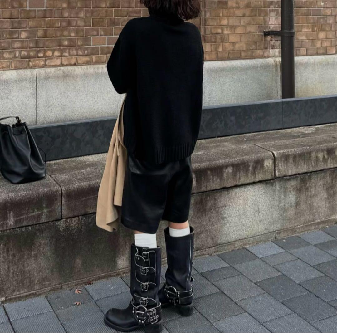 【新品未使用タグ付き】oksoonオクスンフェイクレザーハーフパンツ