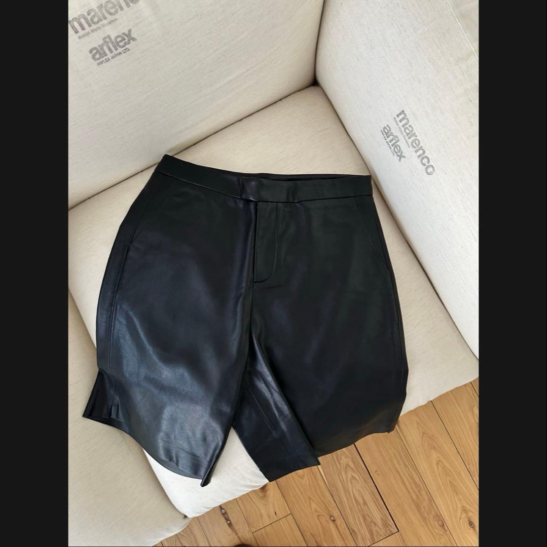 【新品未使用タグ付き】oksoonオクスンフェイクレザーハーフパンツ