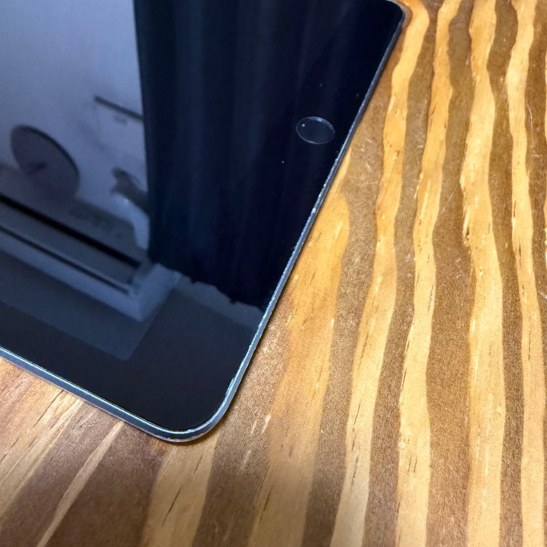 iPad 第8世代 32GB Wi-Fi +Cellular SIMフリー