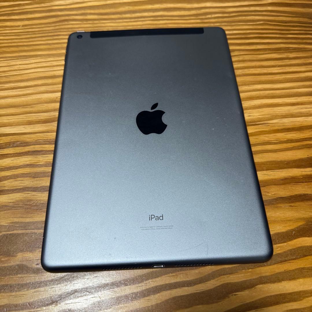 iPad 第8世代 32GB Wi-Fi +Cellular SIMフリー