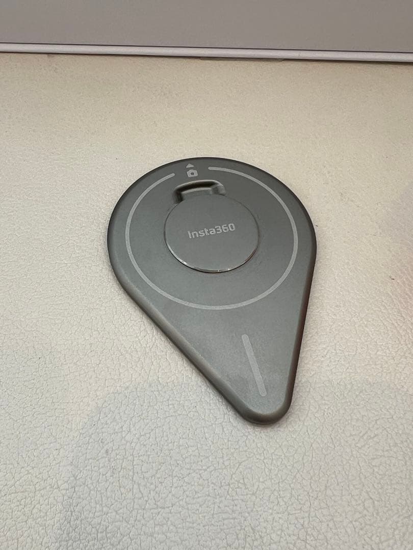 Insta360 Flow Pro スタビライザー（MagSafe、ライトつき）