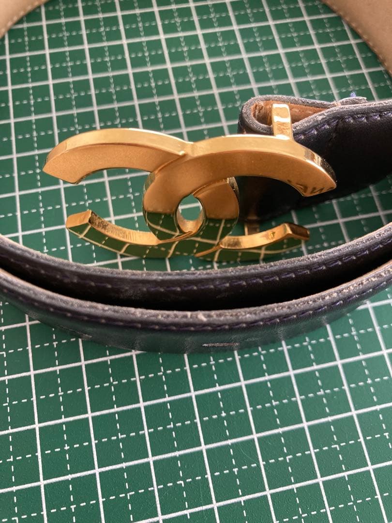 CHANEL ブラックレザーベルト ゴールドバックル