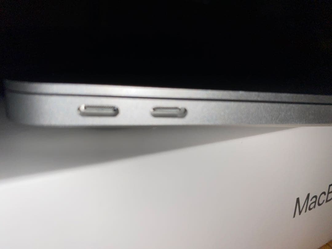 Apple MacBook Air13.3インチ M1バッテリー交換要　256G