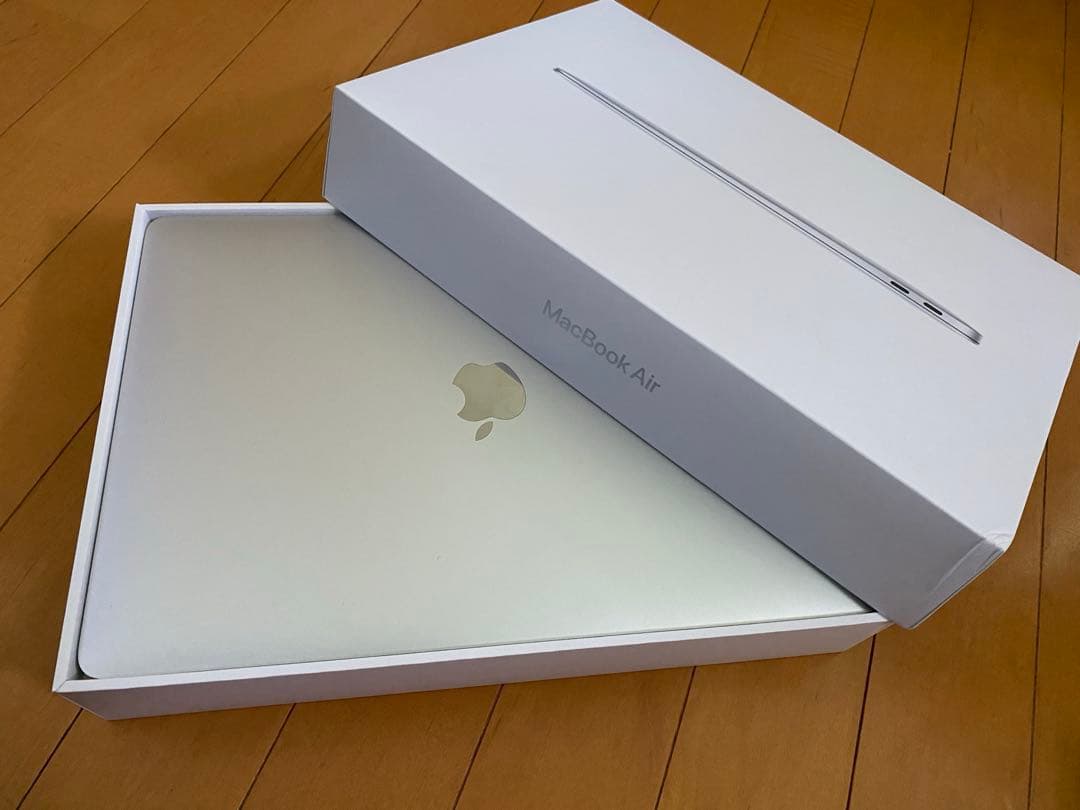 Apple MacBook Air13.3インチ M1バッテリー交換要　256G