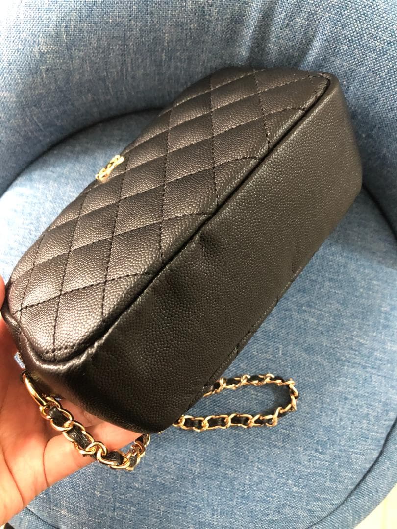 黒色 ショルダーバッグ チャーム