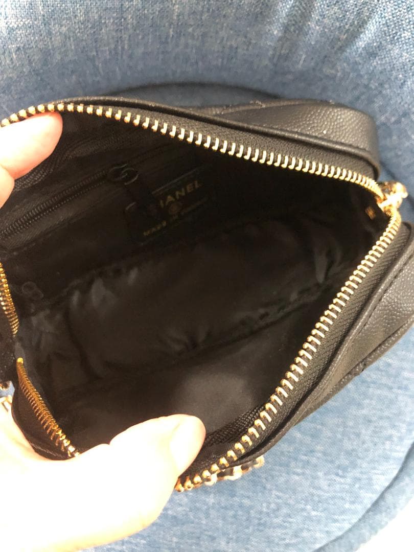 黒色 ショルダーバッグ チャーム