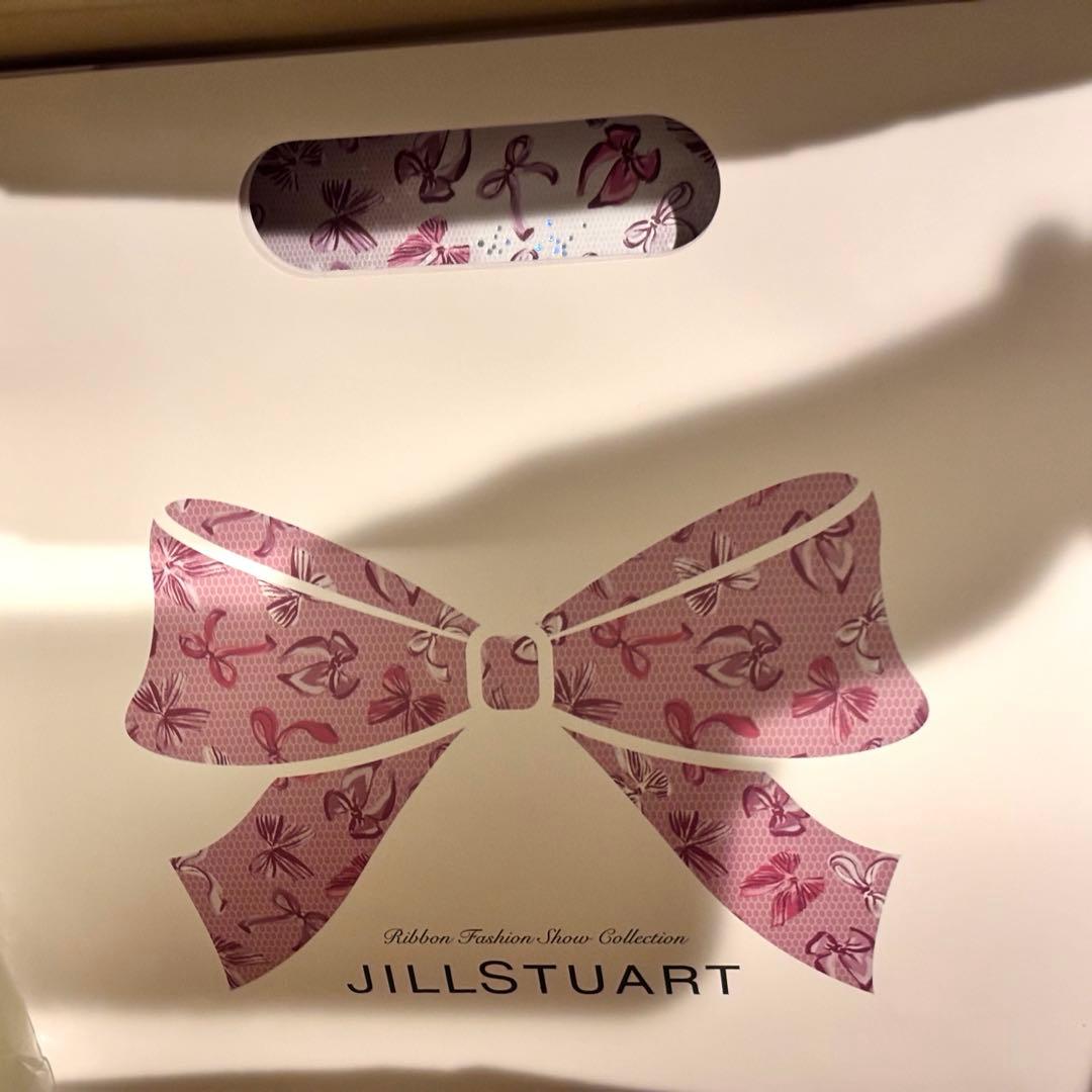 ジルスチュアート　リボンファッションショー　クリスマスコフレ 2025