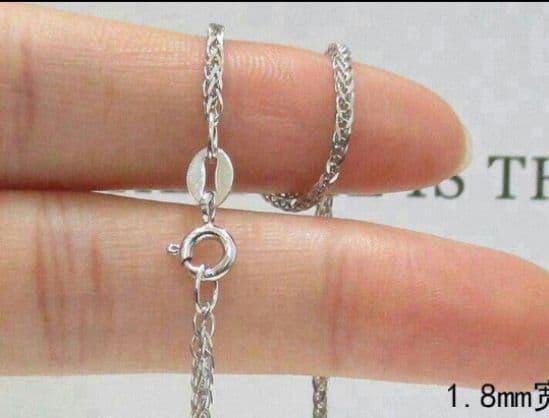 新品未使用シンプルで pt950プラチナネックレス