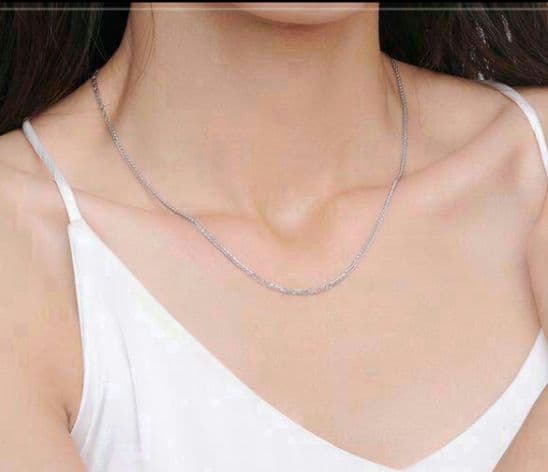 新品未使用シンプルで pt950プラチナネックレス