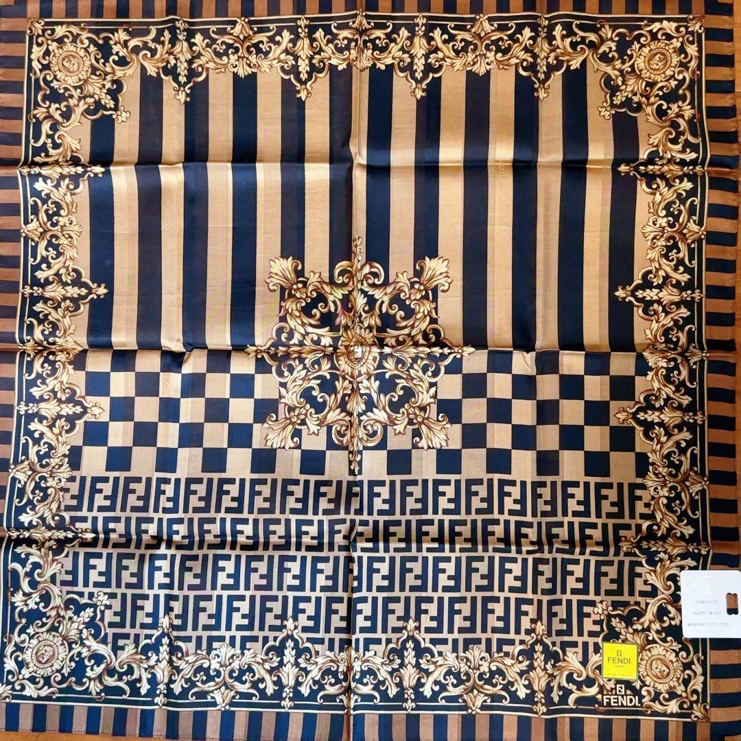 フェンディ　FENDI ヴィンテージ　大判ハンカチ　三色セット　みにさスカーフ