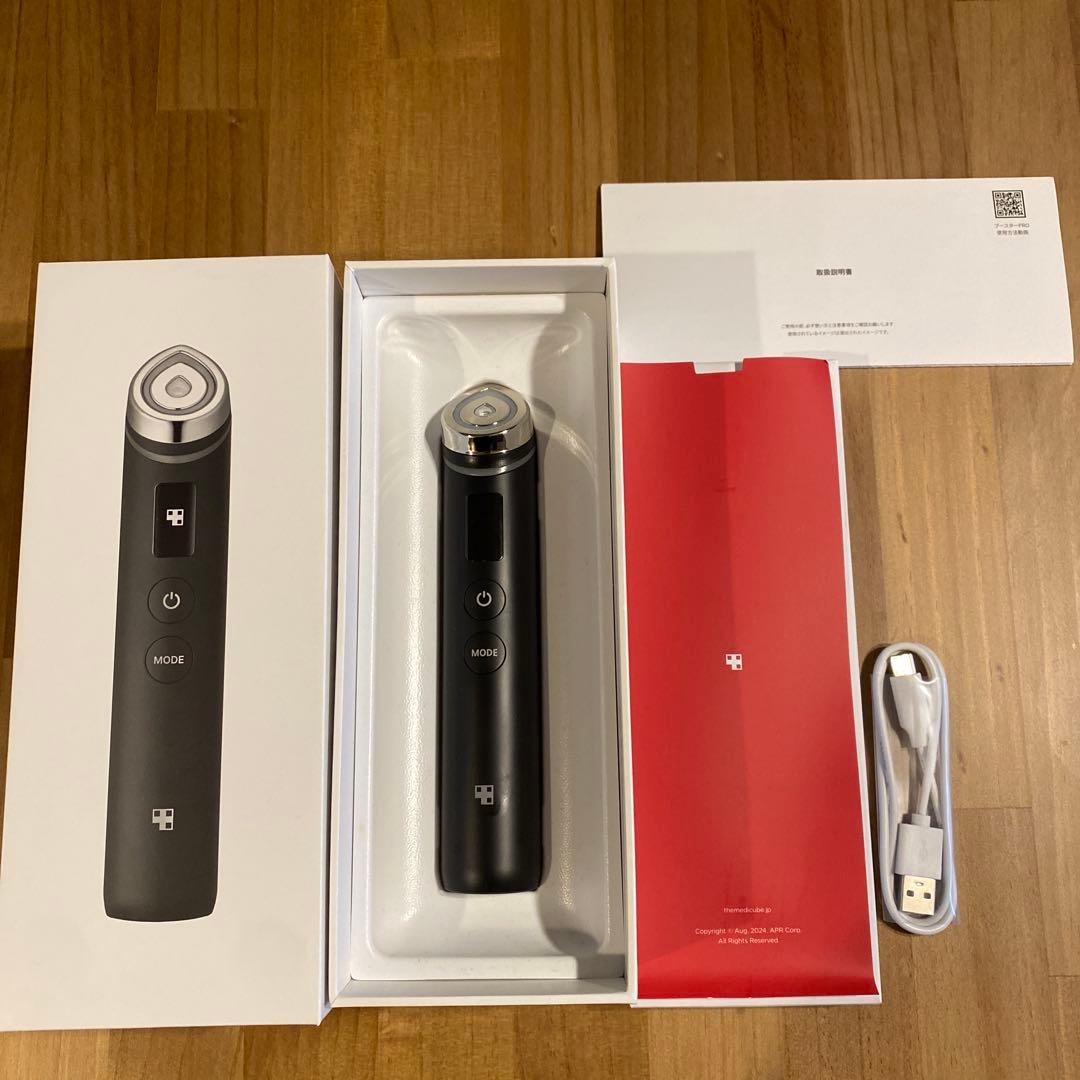 medicube AGE-R BOOSTER PRO 美顔器　メディキューブ