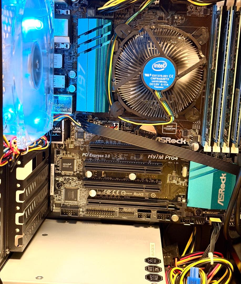 自作PC Core i5 4690K メモリ16GB 525WストレージOSなし