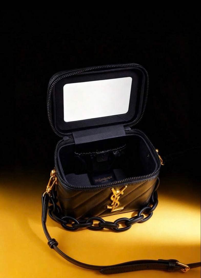 こ*❥様 即日発送 最安値 イヴサンローランボーテ バニティショルダーバッグ Y