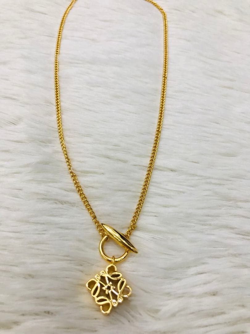 美品　ロエベ　ネックレス