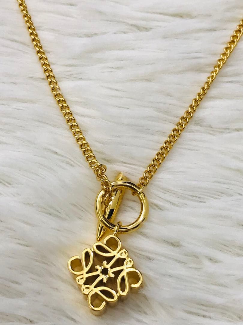 美品　ロエベ　ネックレス