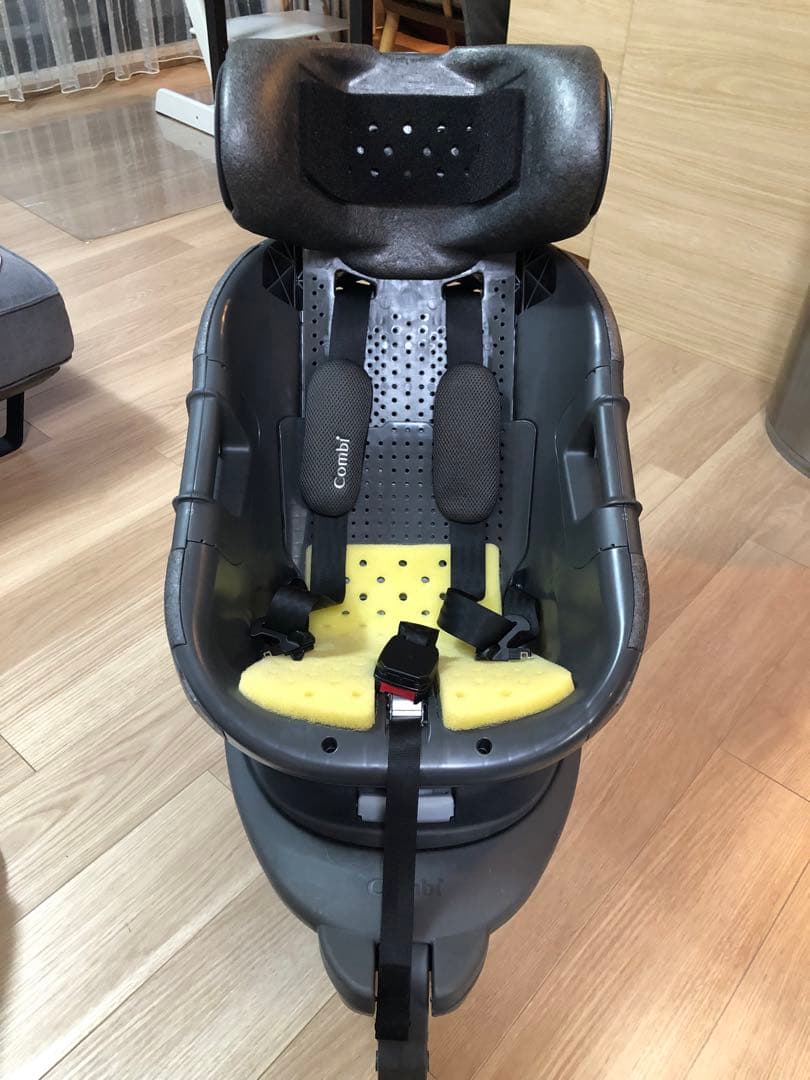 【値下】おまけ有！コンビ　チャイルドシート　ザエス　エッグショック　ISOFIX
