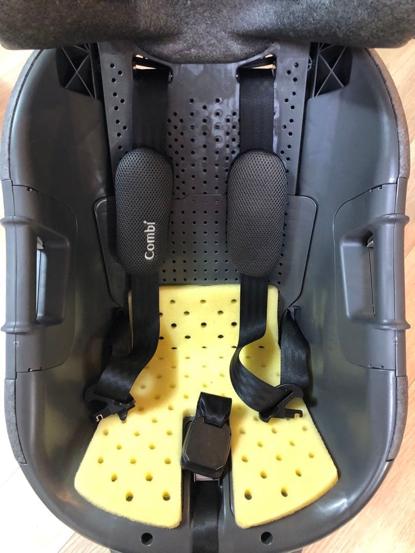 【値下】おまけ有！コンビ　チャイルドシート　ザエス　エッグショック　ISOFIX
