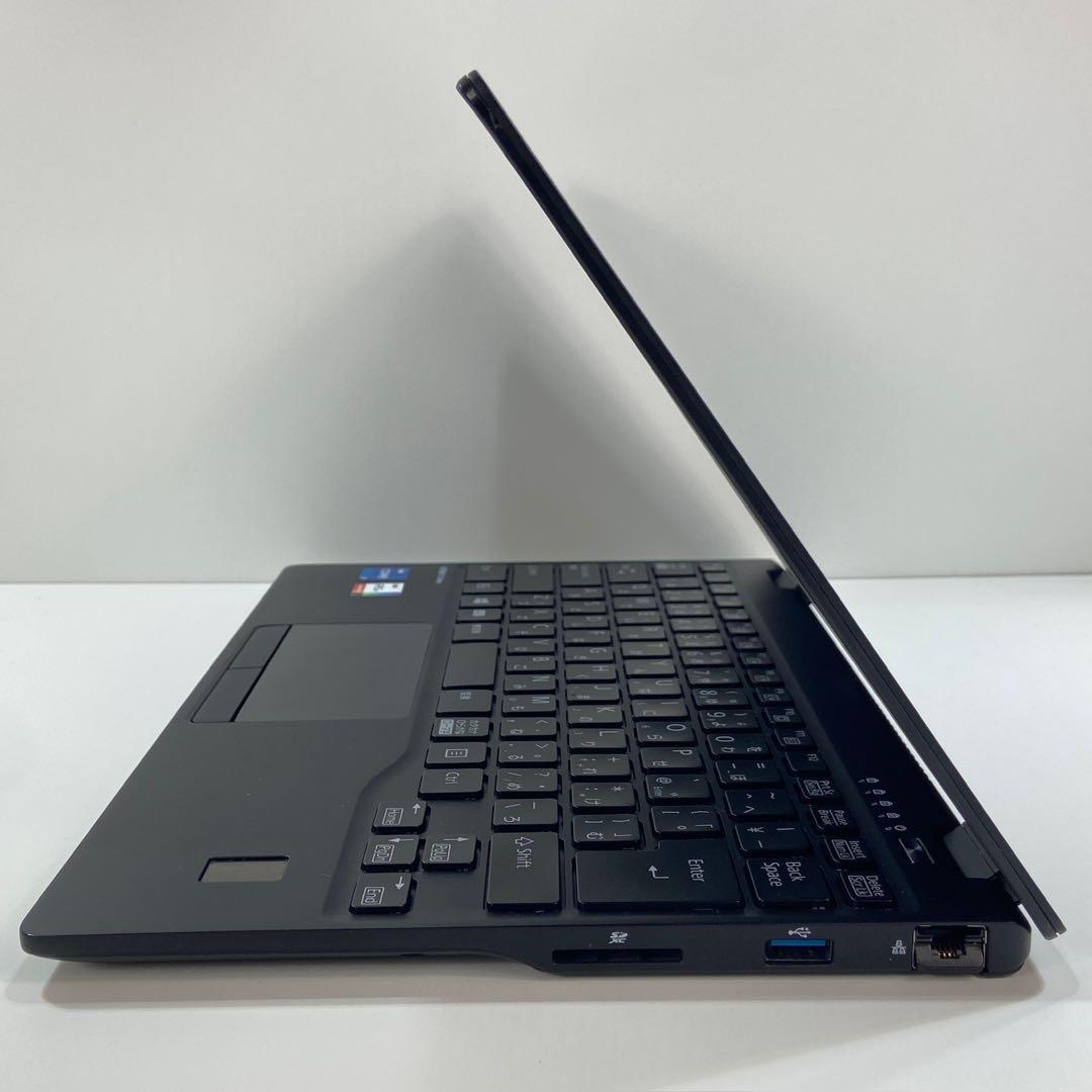 2021年製 ★超軽量750g★ 第11世代 SSD256GB 富士通 F37