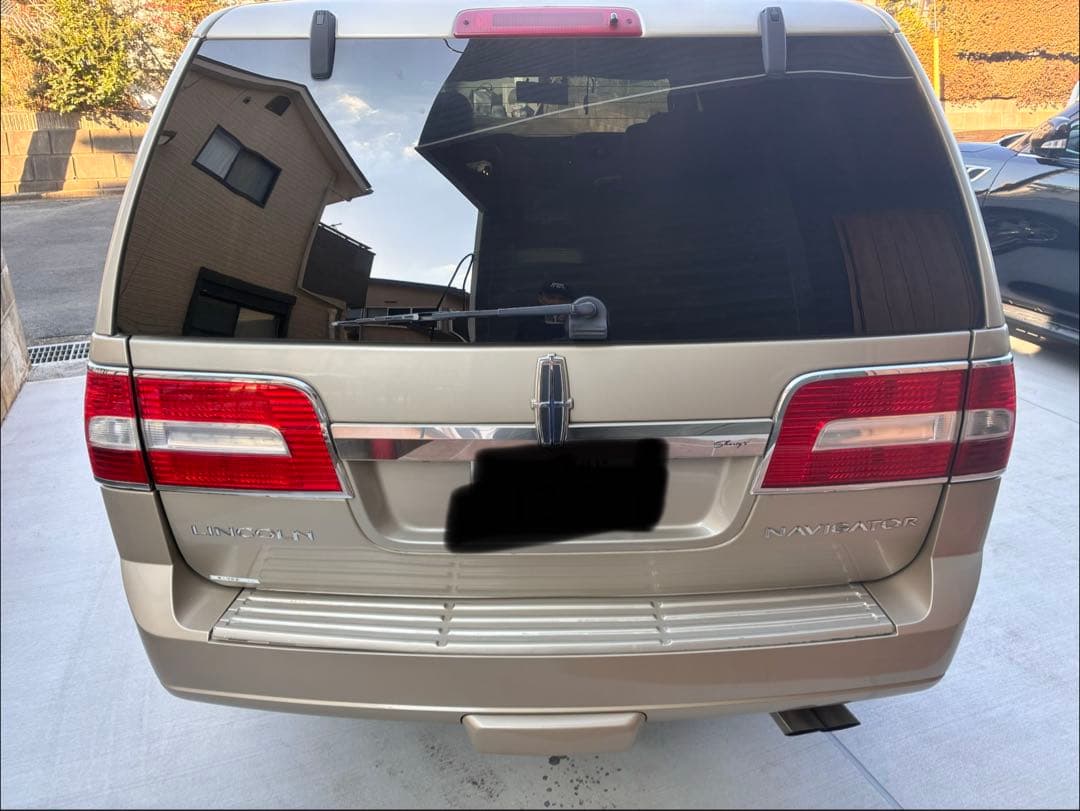 m*i様 Lincoln Navigator ゴールド SUV 5ドア