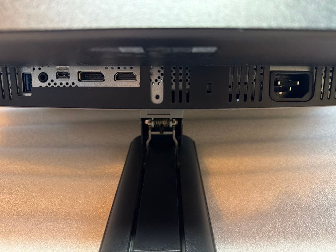 DELL U2720QM 27インチ 4Kモニター