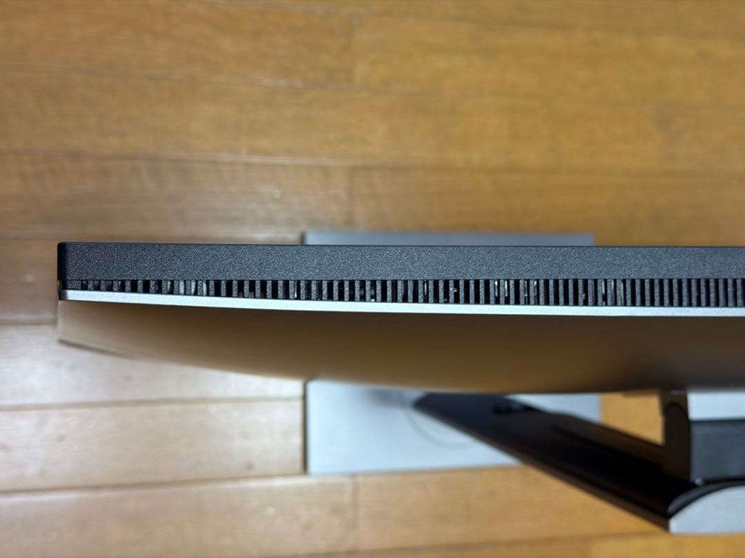 DELL U2720QM 27インチ 4Kモニター