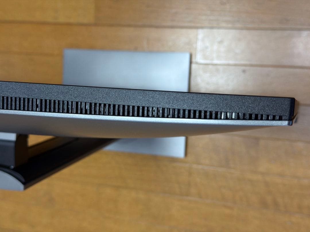 DELL U2720QM 27インチ 4Kモニター