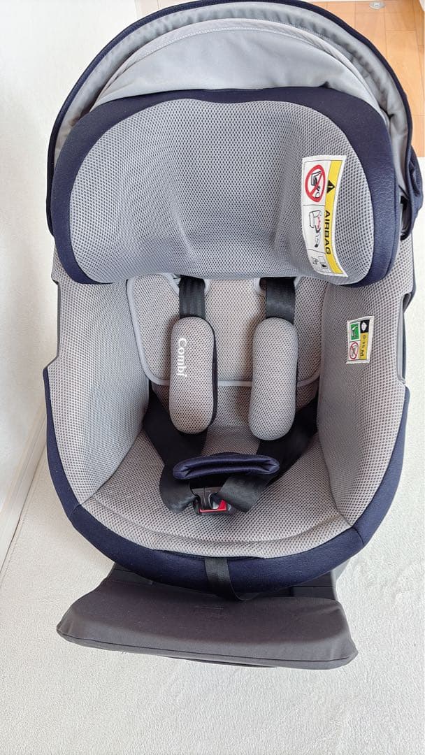 コンビ combi チャイルドシート