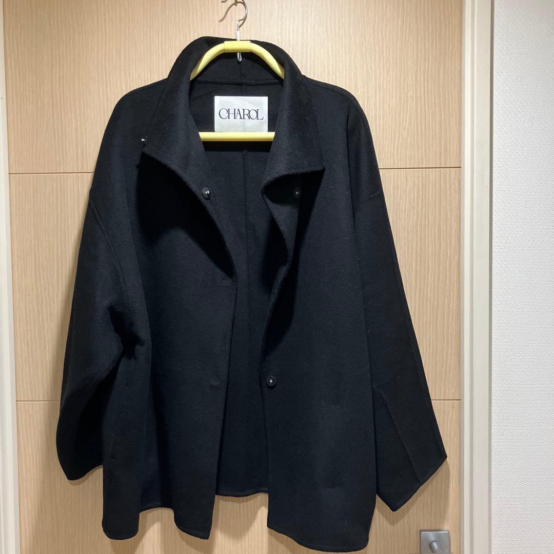 sasaki様　　新品未使用　CHAROL 黒 ハーフコートマフラー付