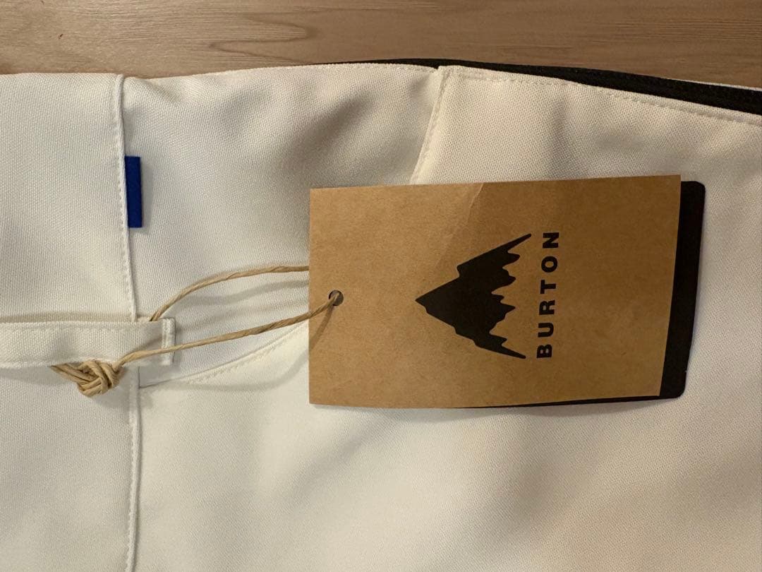 BURTON ビブパンツ ホワイト 2026年秋冬モデル