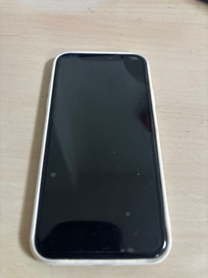 iPhone XR レッド バッテリー79%