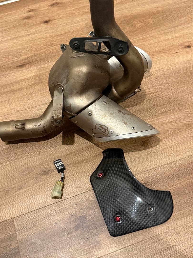 最終値下げドゥカティ　xdiavelテルミニョーニ　マフラー