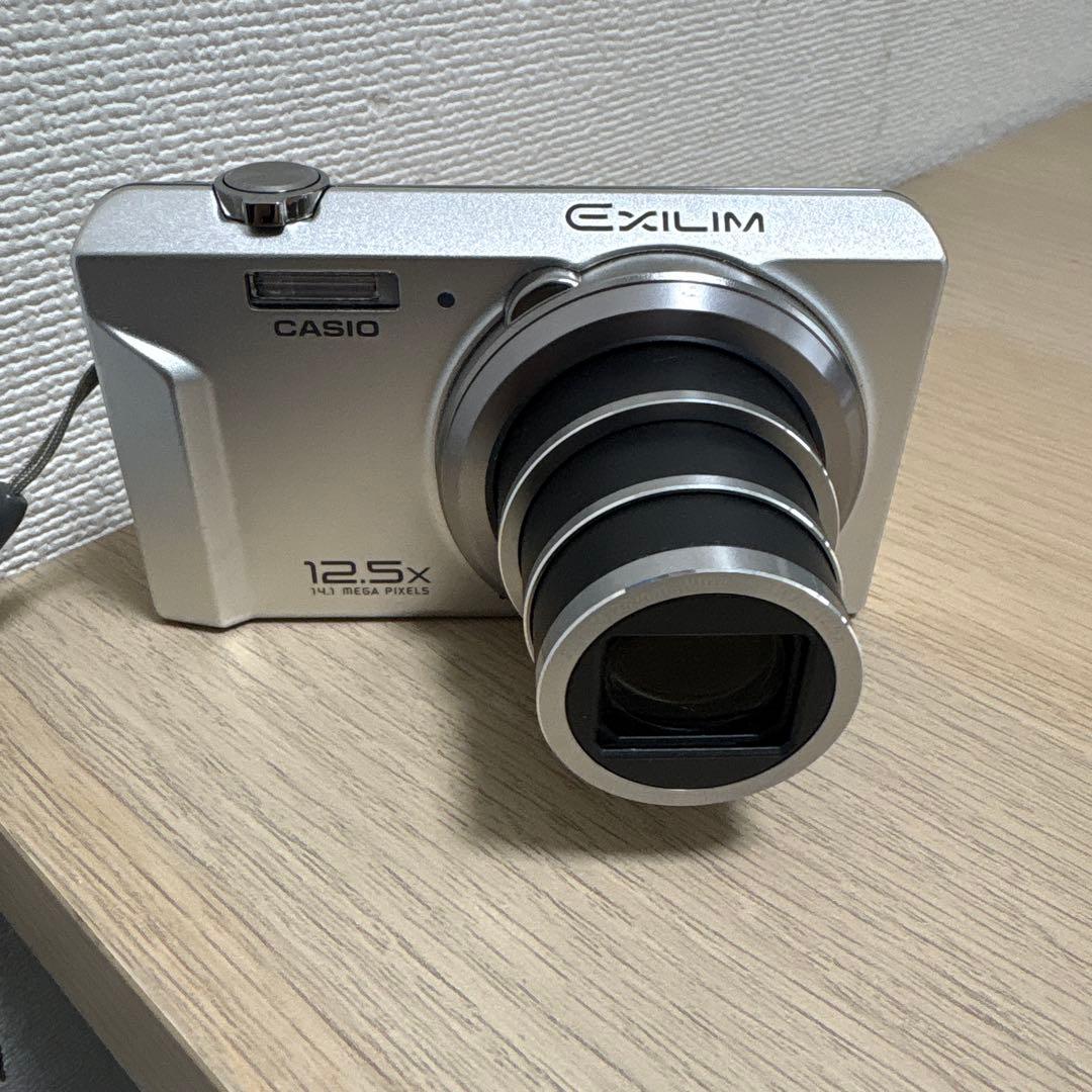 CASIO EXILIM EX-ZS100 デジタルカメラ