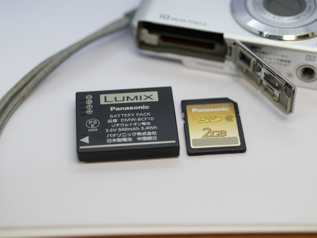 デジタルカメラ DMC-FS7