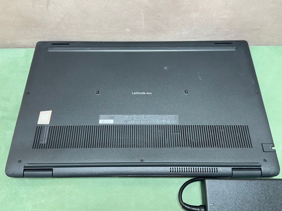 Windowsノート本体 DELL Latitude 3520 i5-1135G7 8 256 |T181