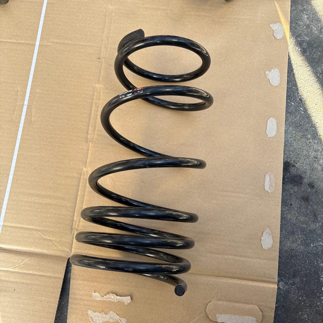 z12キューブ　ダウンサス