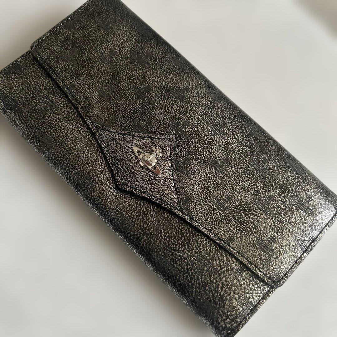 Vivienne Westwoodエンボス加工 長財布