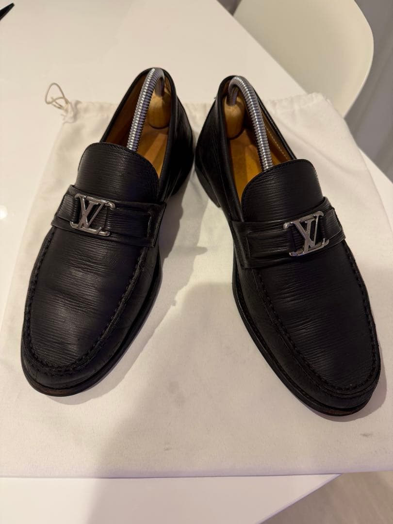 Louis Vuitton ブラックレザー ローファー