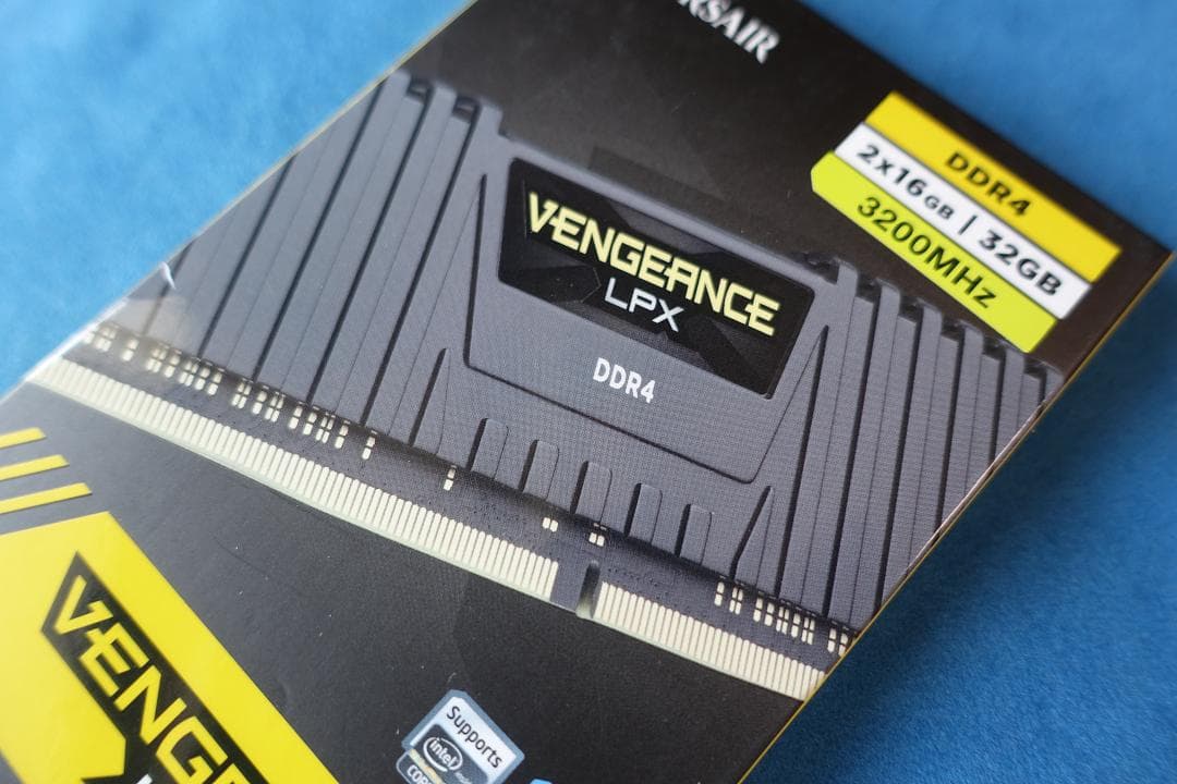 新品　CORSAIR VENGEANCE DDR4 16GB×2 3200MHz