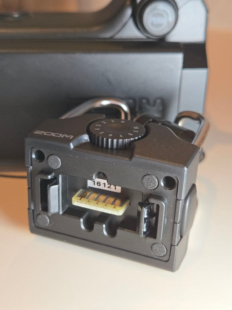 ZOOM Q8 ハンディビデオレコーダー