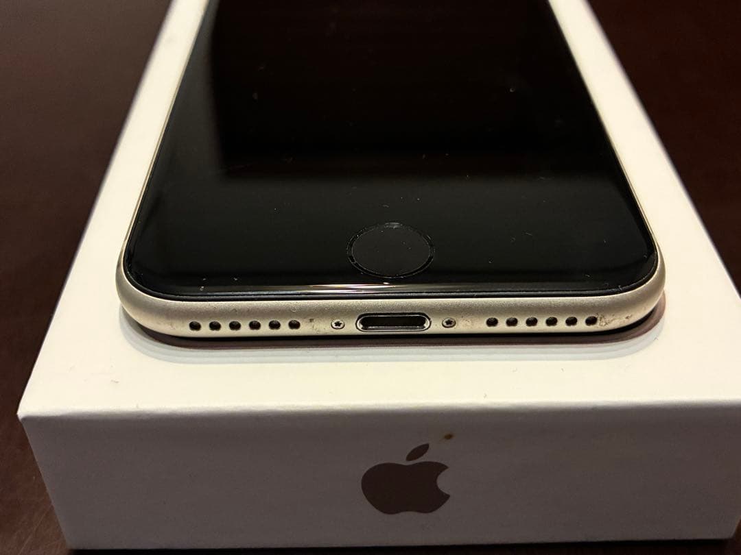 Apple iPhone SE 3 (第3世代) ホワイト　89% 美品