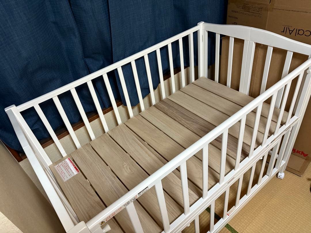 カトージ　ベビーベッド　折りたたみ　ホワイト　レギュラーサイズ