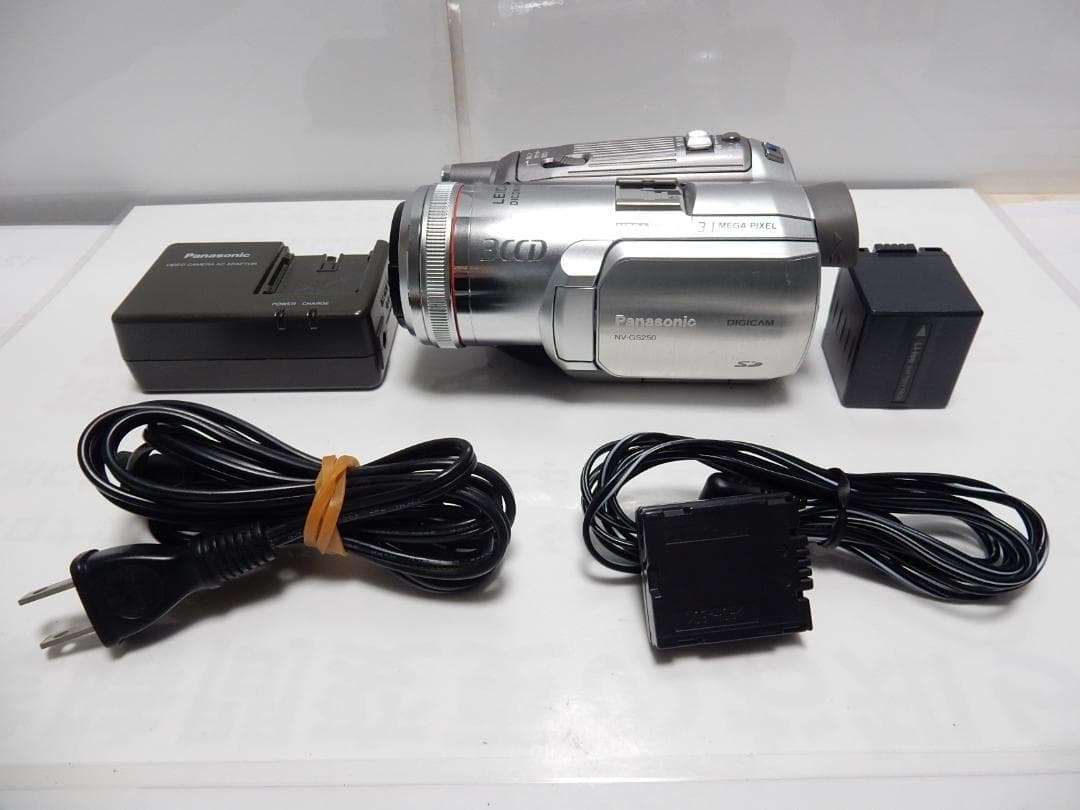 大人気　動作品　Mini DV　パナソニックビデオカメラ　NV-GS250