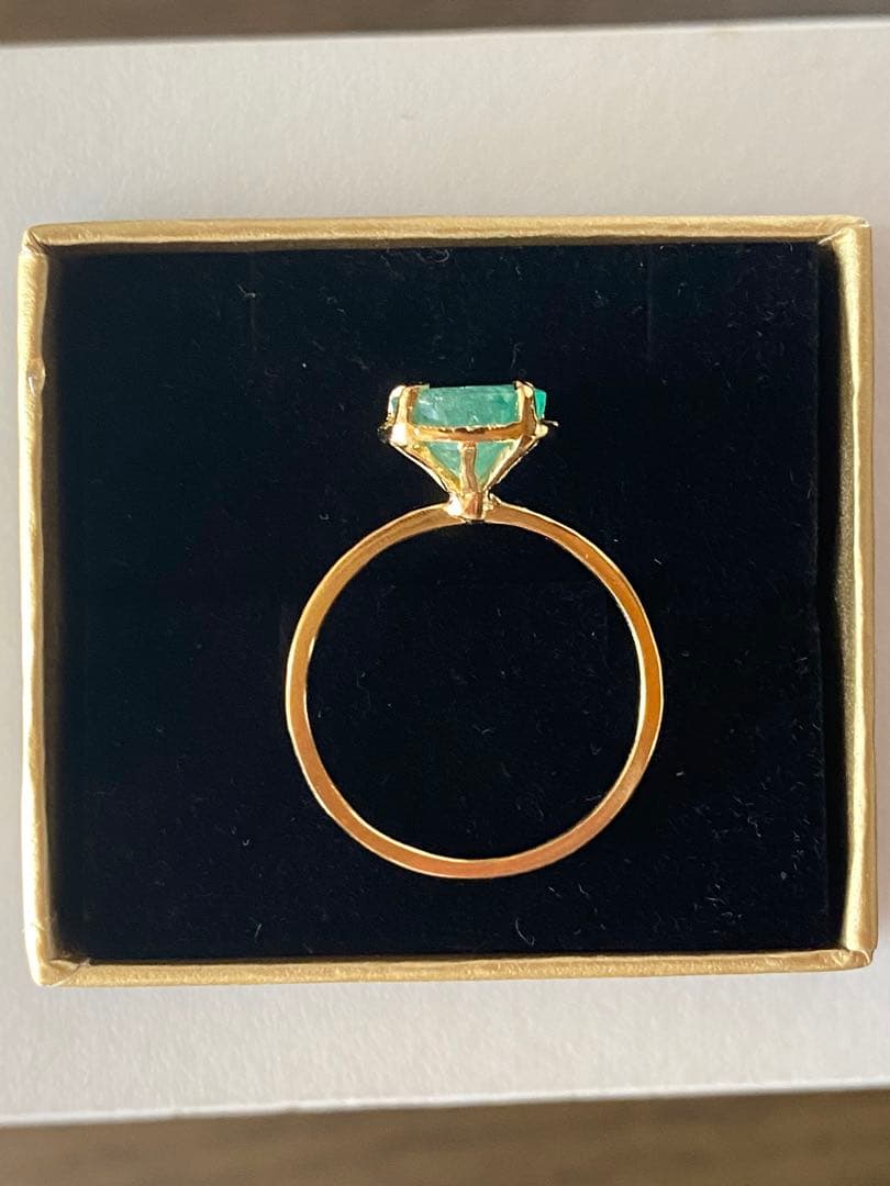 ぽー　エメラルド高貴リング