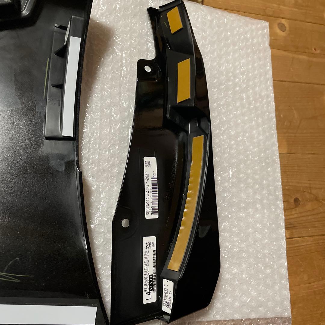 ハリアー80 モデリスタ　左リアドア　クォーター　サイドスカート