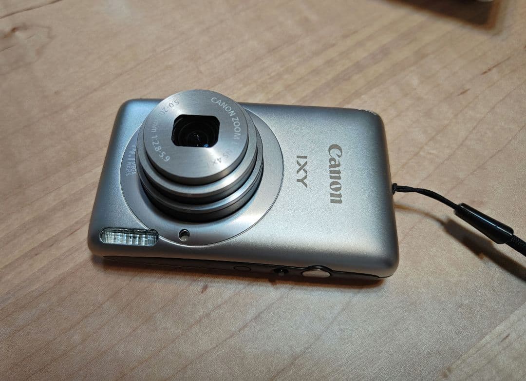 Canon　キャノン　IXY　400F　シルバー　デジカメ　デジタルカメラ