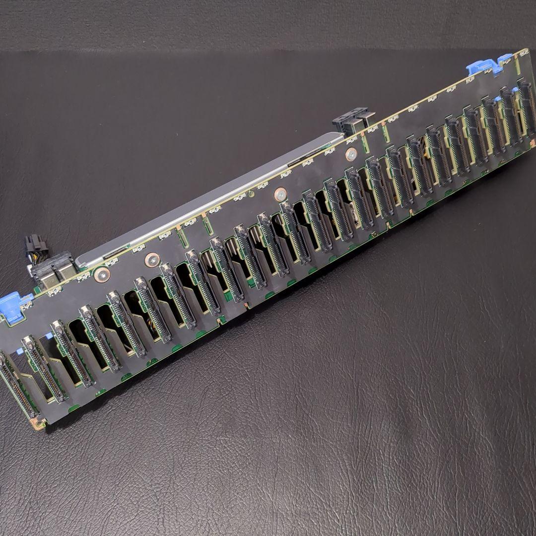 Dell サーバー用 2.5インチ SAS/SATA/NVMe バックプレーン