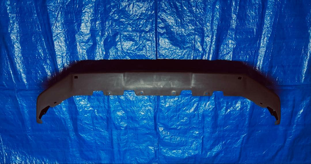 ショウワガレージのABSフロントバンパースポイラーとスキットプレート